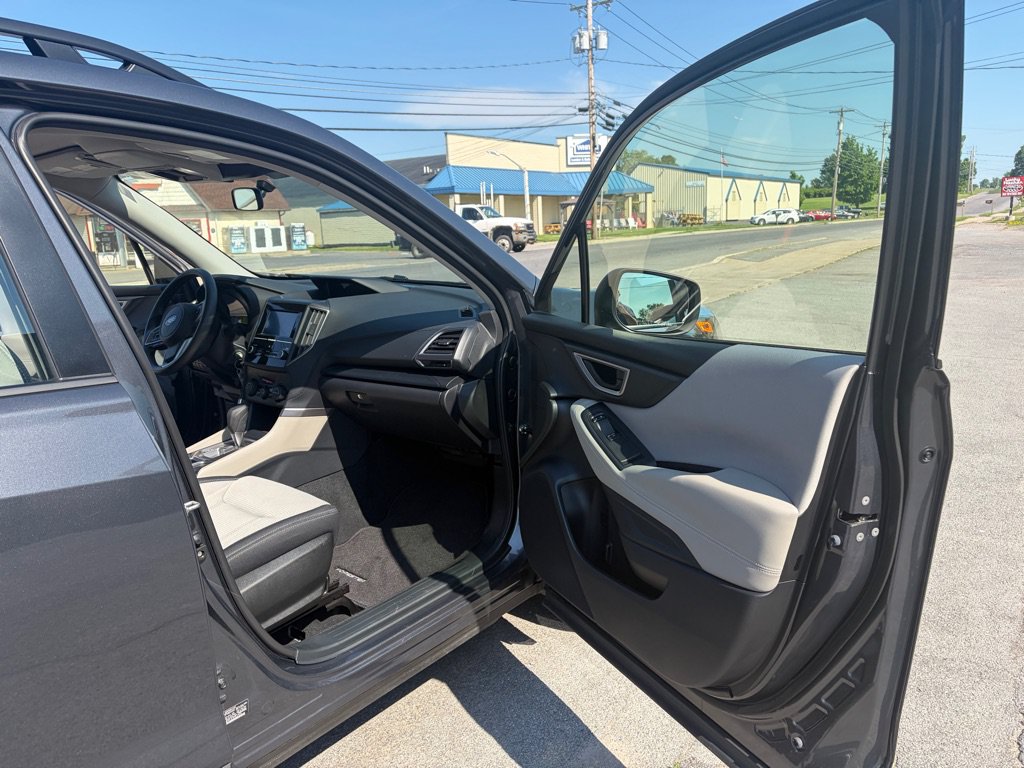Used 2023 Subaru Forester AWD/4WD image 15