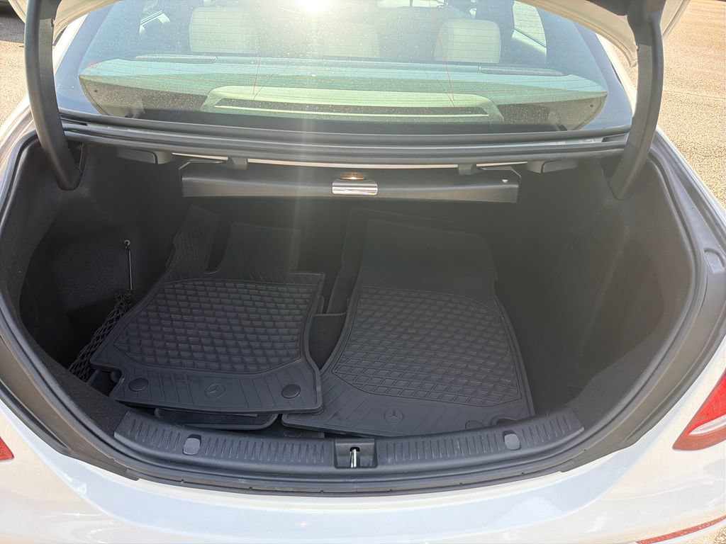 Used 2018 Mercedes-Benz E 300 image 18
