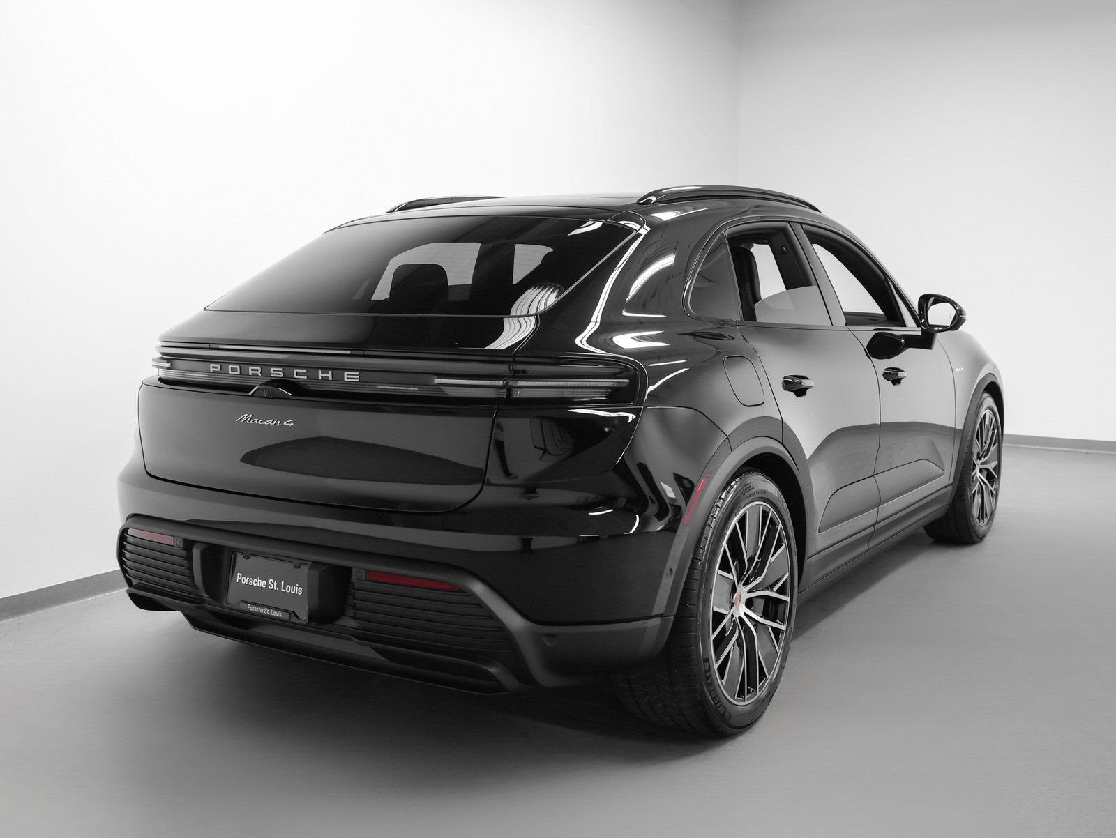 New 2026 Porsche Macan 4 Electric image 12