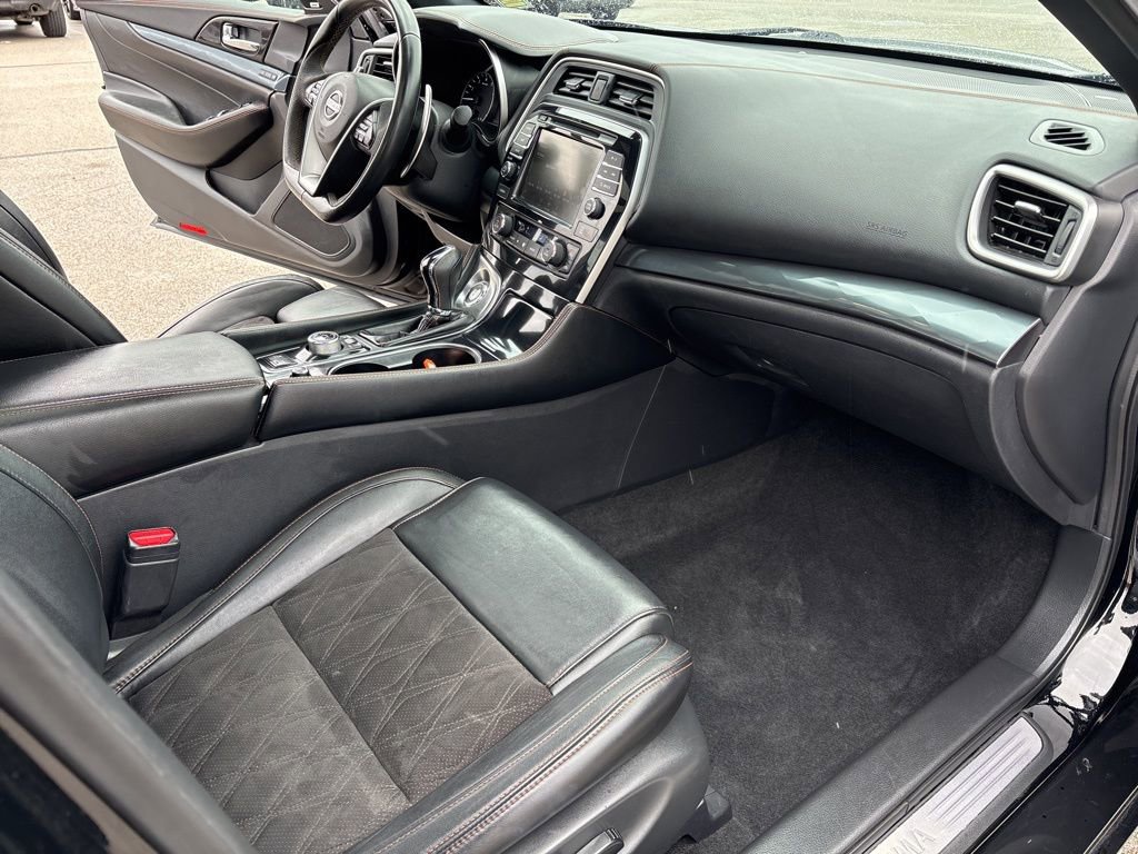 Used 2023 Nissan Maxima SR w/ Sport Mat Group image 12