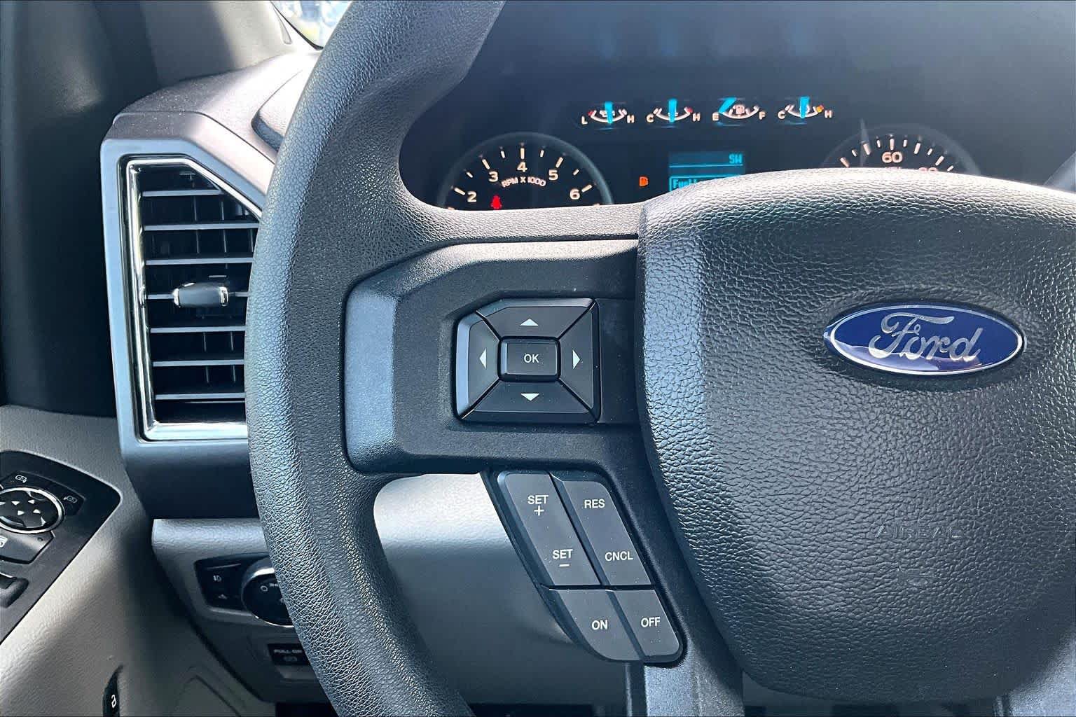 Used 2016 Ford F150 XLT RWD image 24