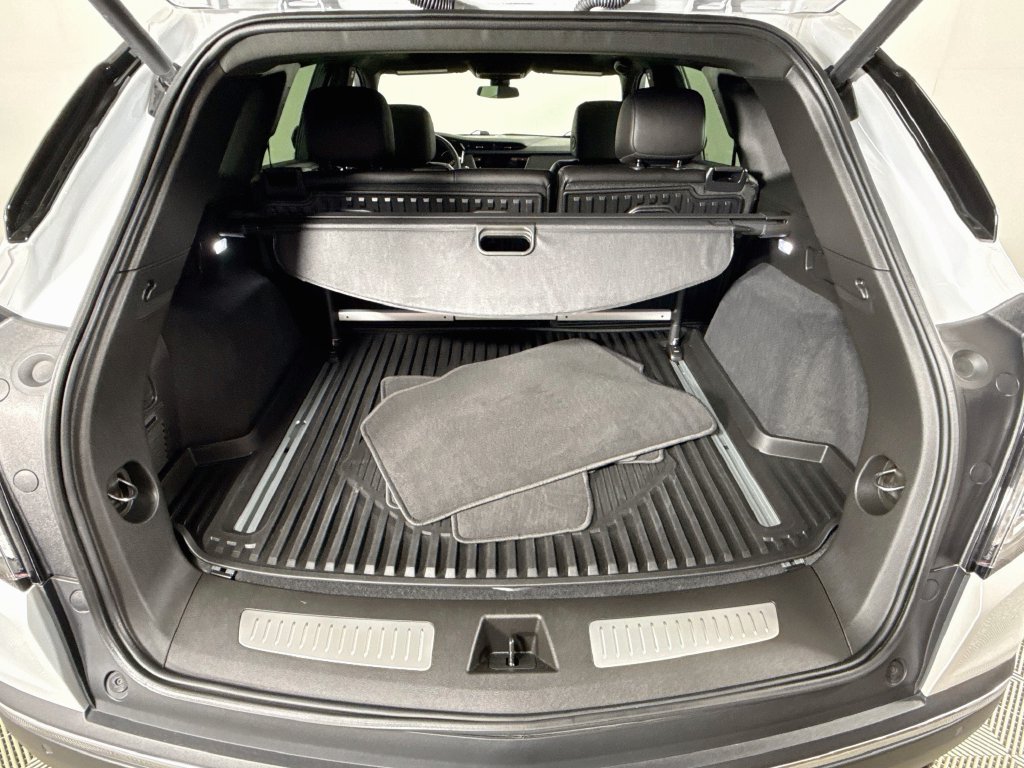 Used 2024 Cadillac XT5 Sportv w/ LPO, Floor Liner Package AWD/4WD image 28