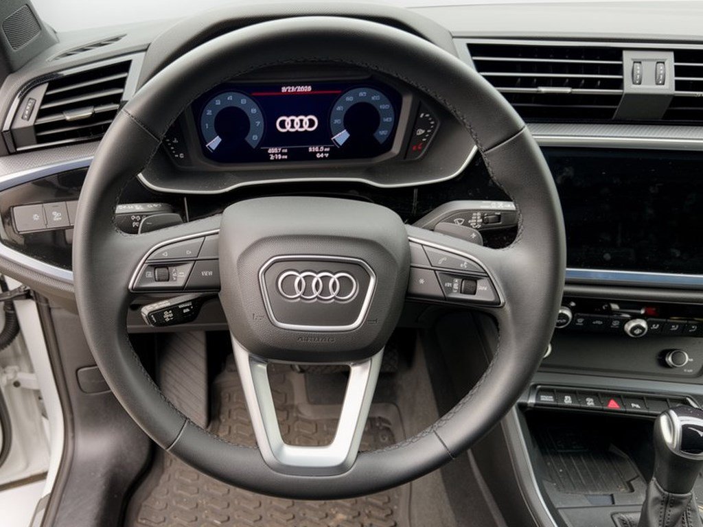 Used 2025 Audi Q3 2.0T Premium w/ Convenience Package AWD/4WD image 10