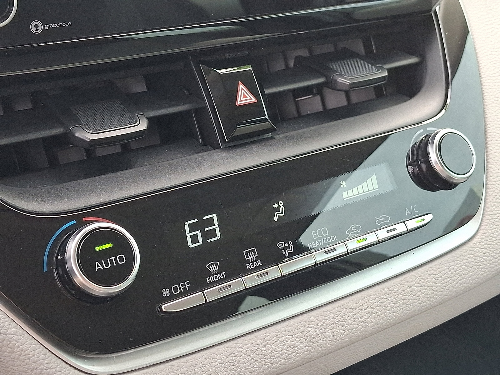 Used 2022 Toyota Corolla LE FWD image 16