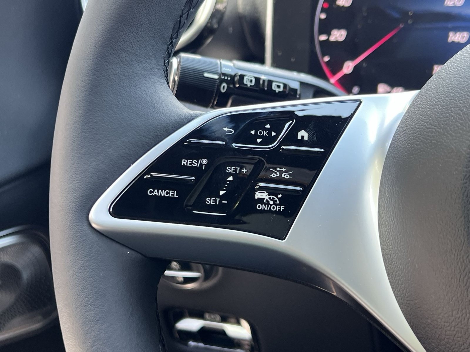 New 2026 Mercedes-Benz GLC 300 4MATIC image 36