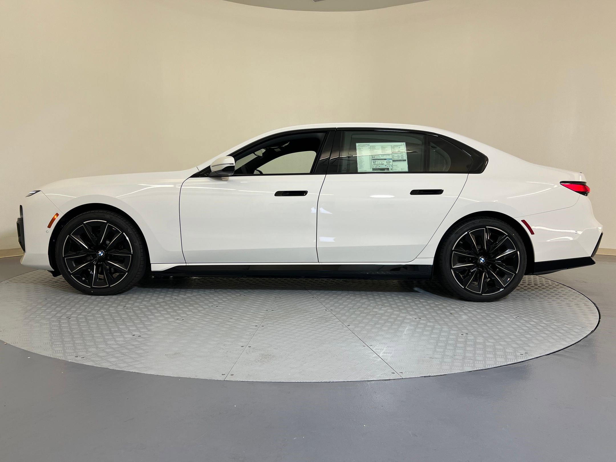 New 2026 BMW i7 eDrive50 w/ M Sport Package image 2