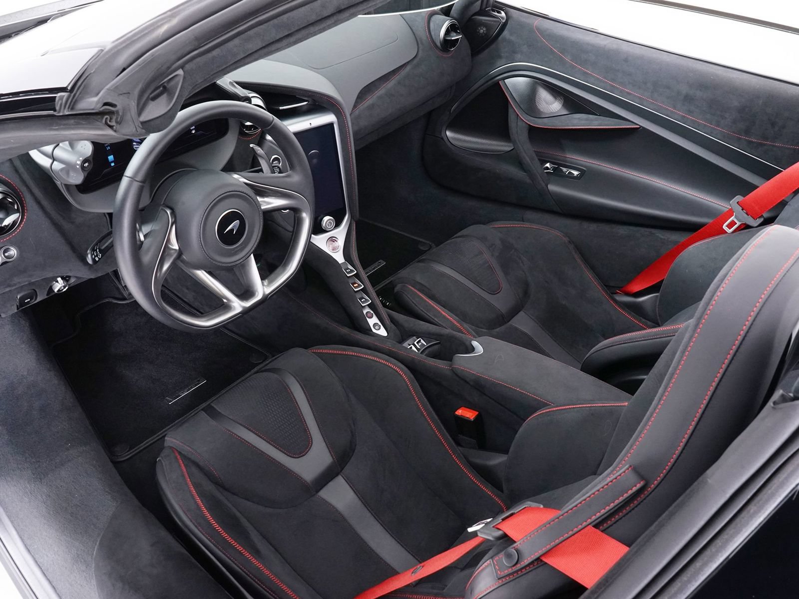Used 2024 McLaren 750S Spider RWD image 25