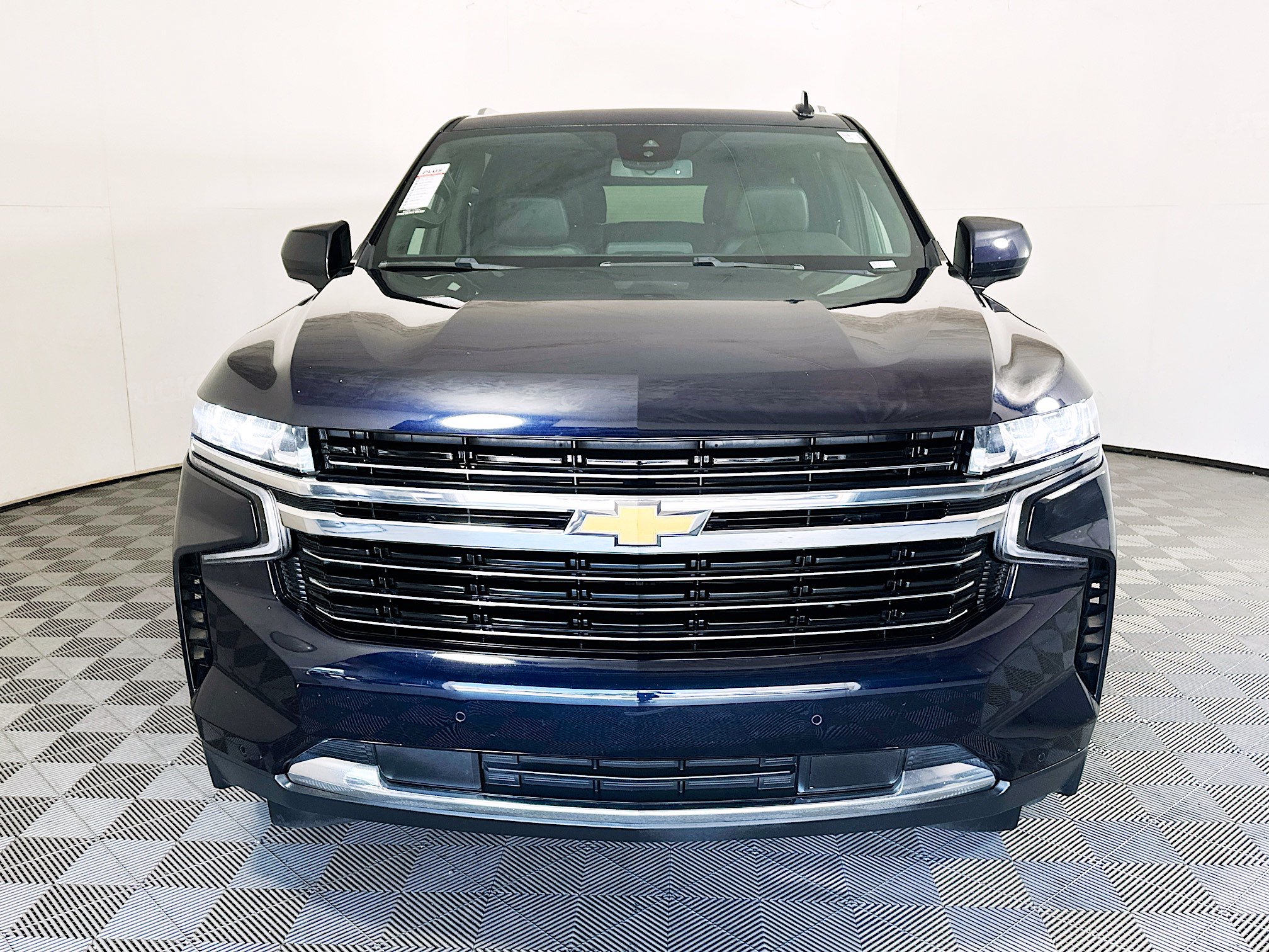 Used 2023 Chevrolet Suburban LT AWD/4WD image 8