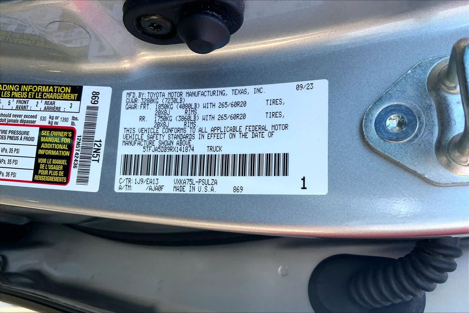 Used 2024 Toyota Tundra Limited AWD/4WD image 32