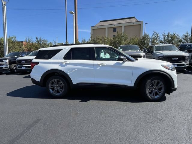 New 2026 Ford Explorer Active w/ Active Comfort Package AWD/4WD image 4