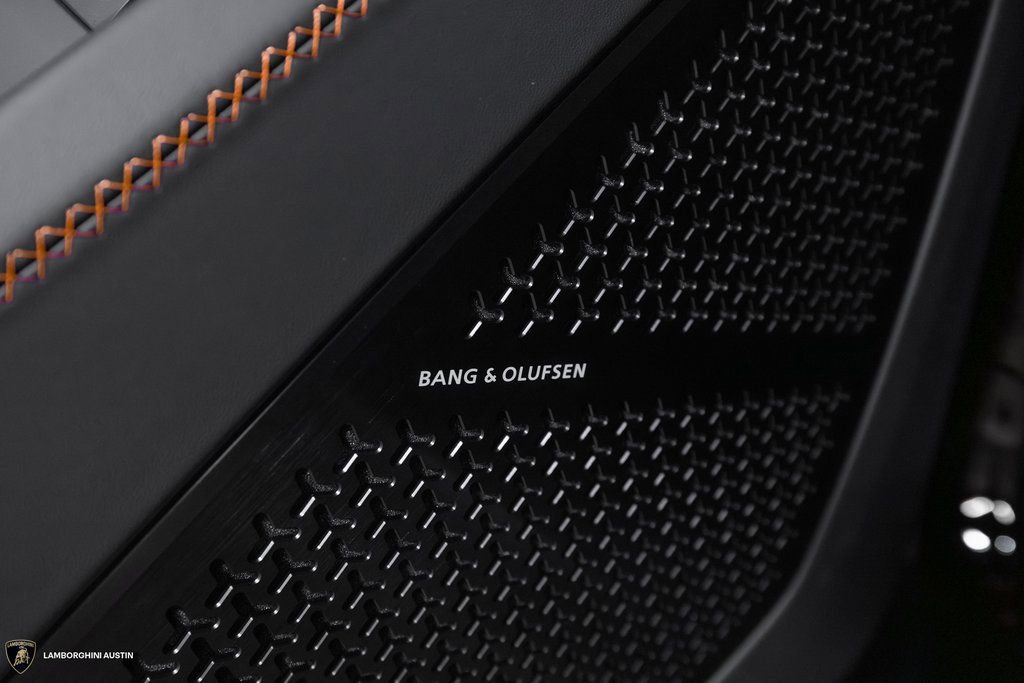 Used 2025 Lamborghini Urus SE image 22