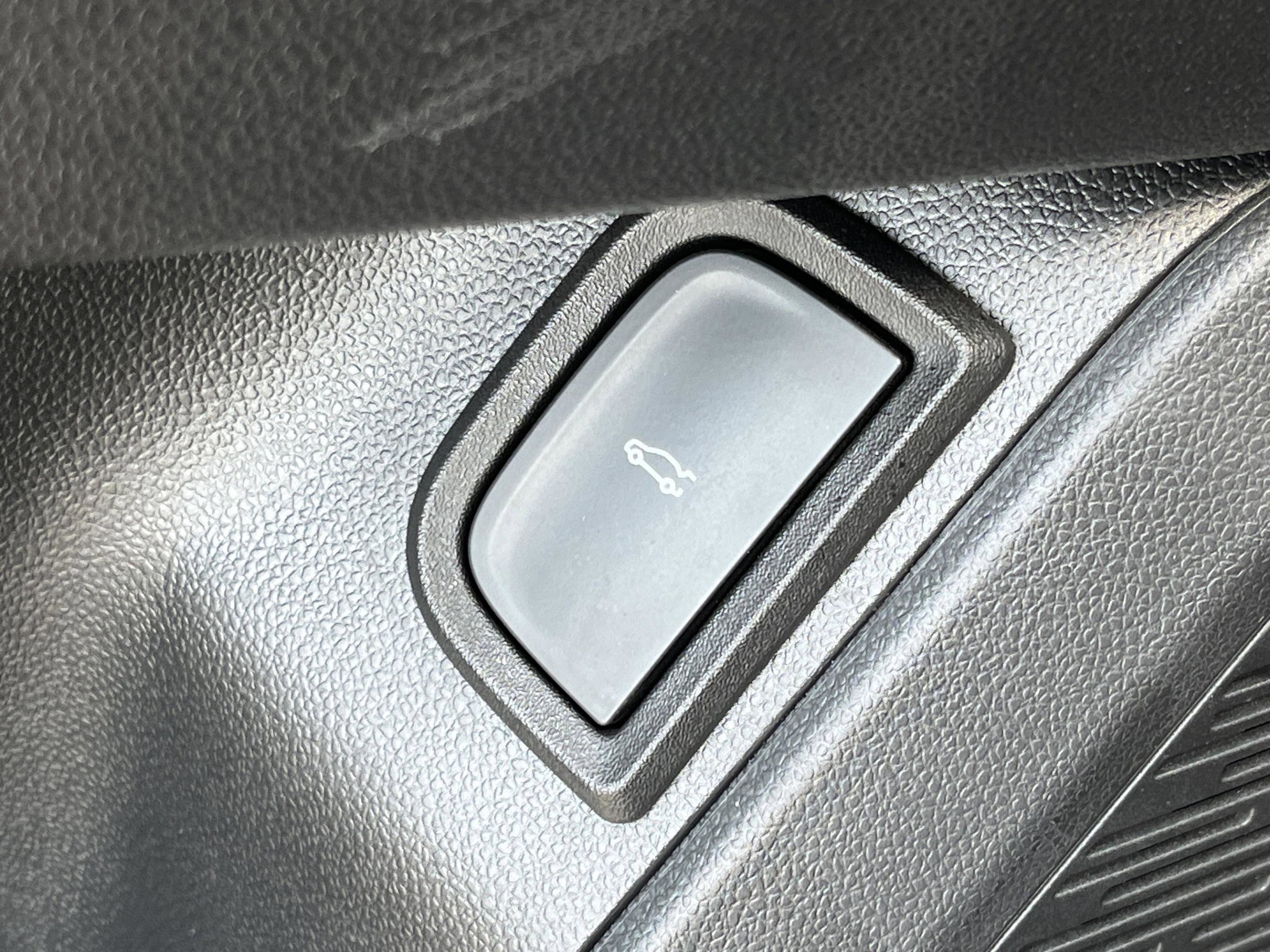 Used 2025 Chevrolet Equinox RS w/ Safety and Technology Package FWD image 9