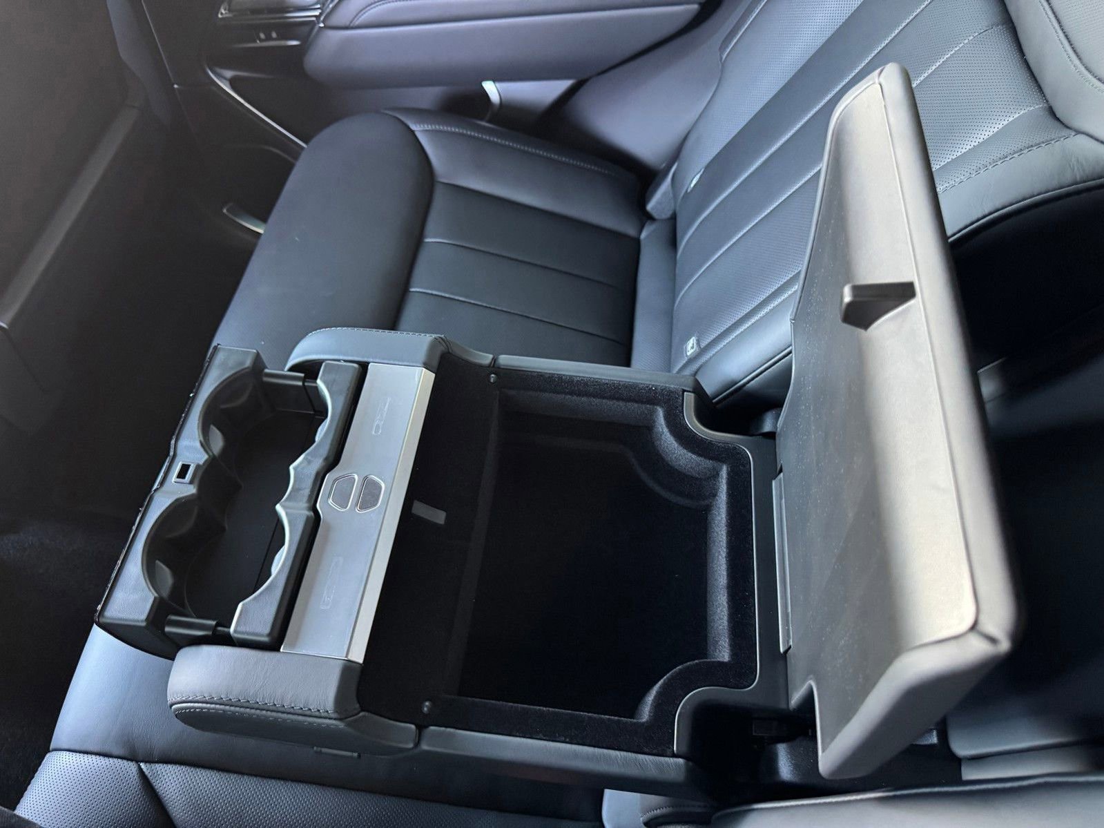New 2026 Land Rover Range Rover SE AWD/4WD image 23