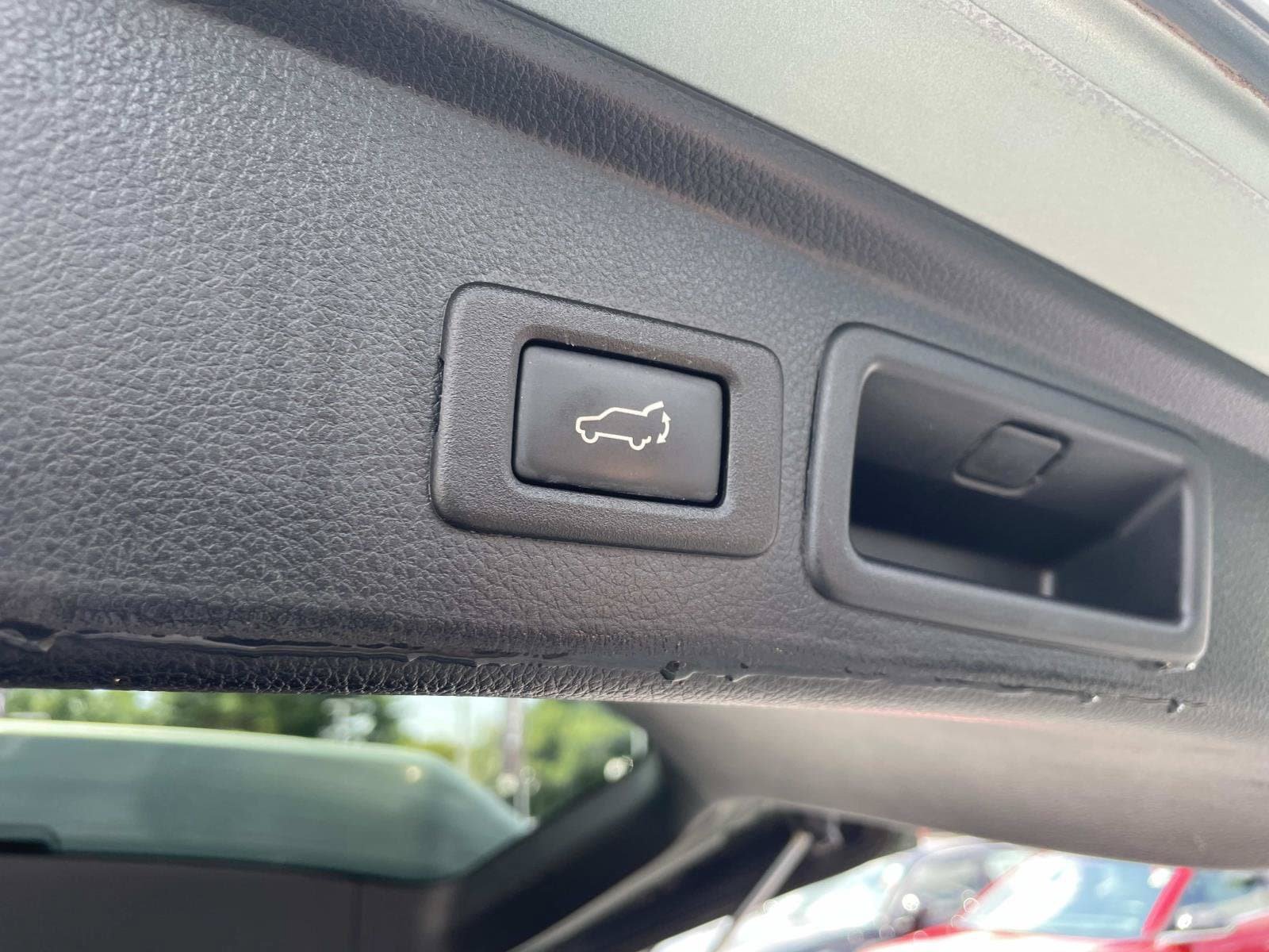 Used 2016 Subaru Forester 2.5i Limited AWD/4WD image 8