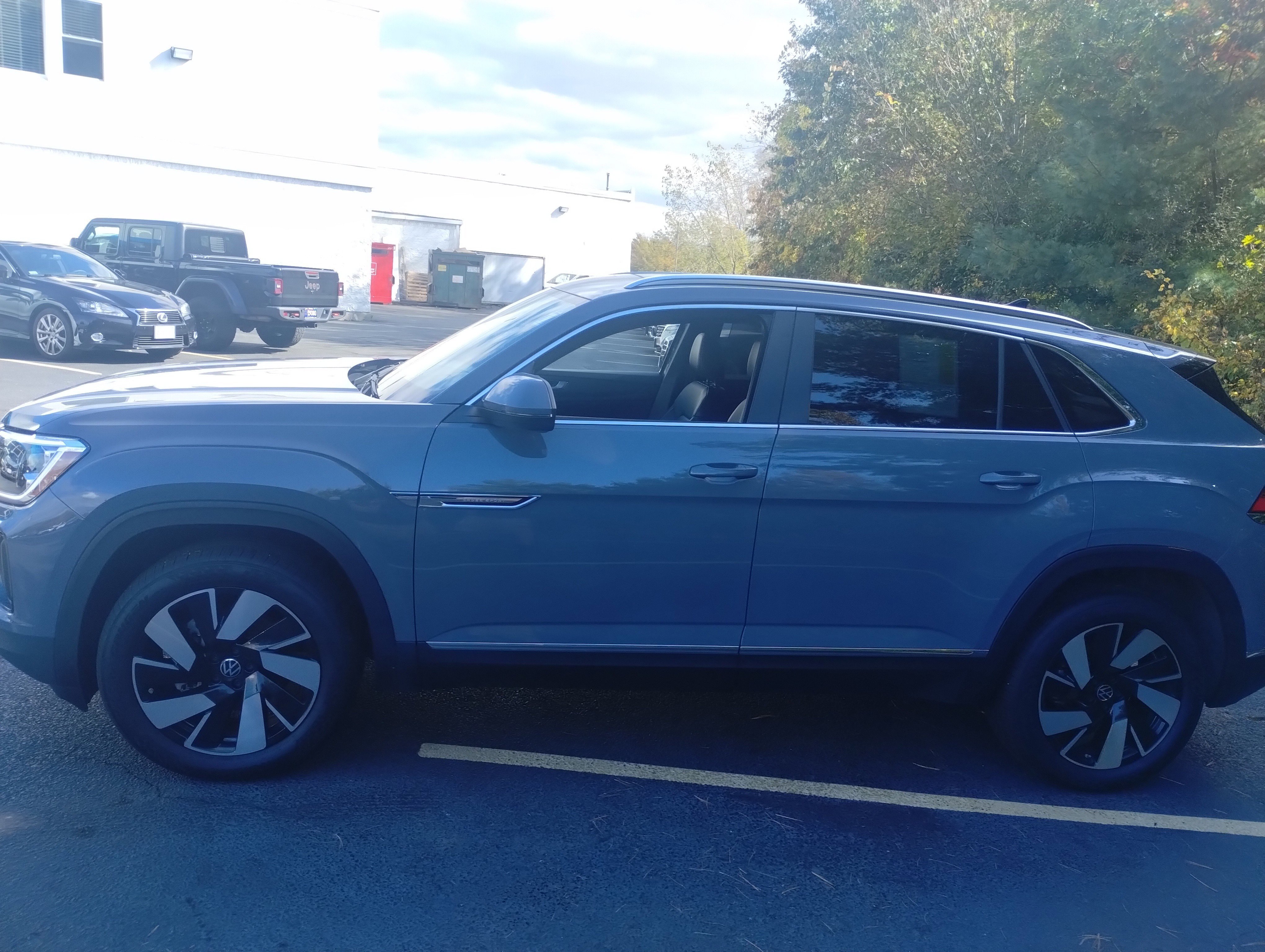Used 2024 Volkswagen Atlas Cross Sport SEL image 6
