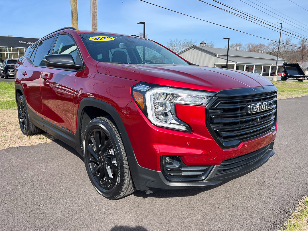 Used 2023 GMC Terrain SLT w/ Tech Package image 13