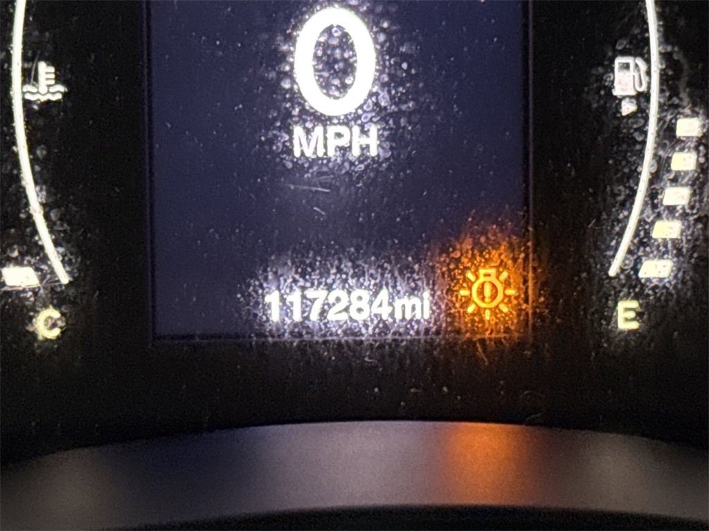 Used 2015 Jeep Renegade Latitude w/ Popular Equipment Group image 12