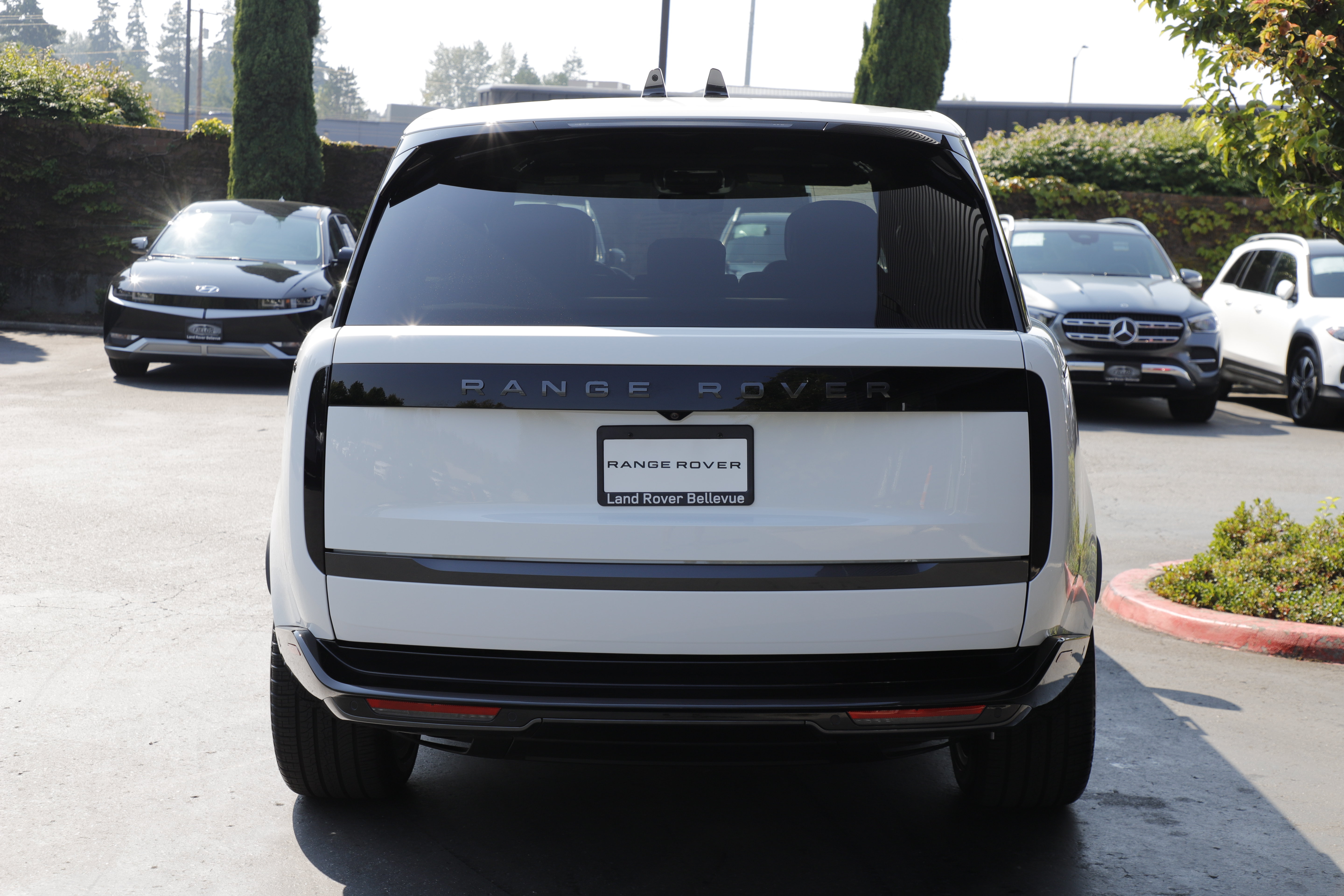 New 2026 Land Rover Range Rover Long Wheelbase SE AWD/4WD image 5