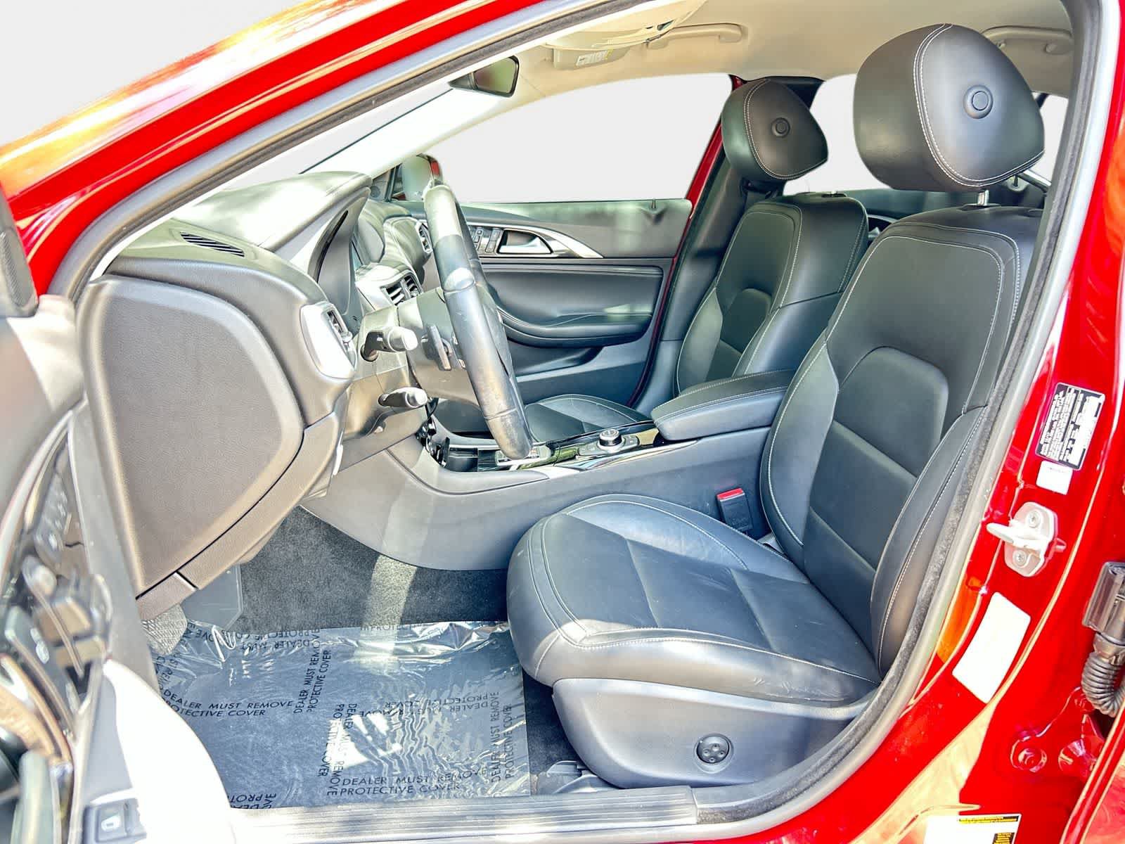 Used 2018 INFINITI QX30 FWD image 11