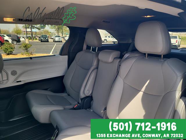 Used 2025 Toyota Sienna XLE w/ XLE Plus Package image 57