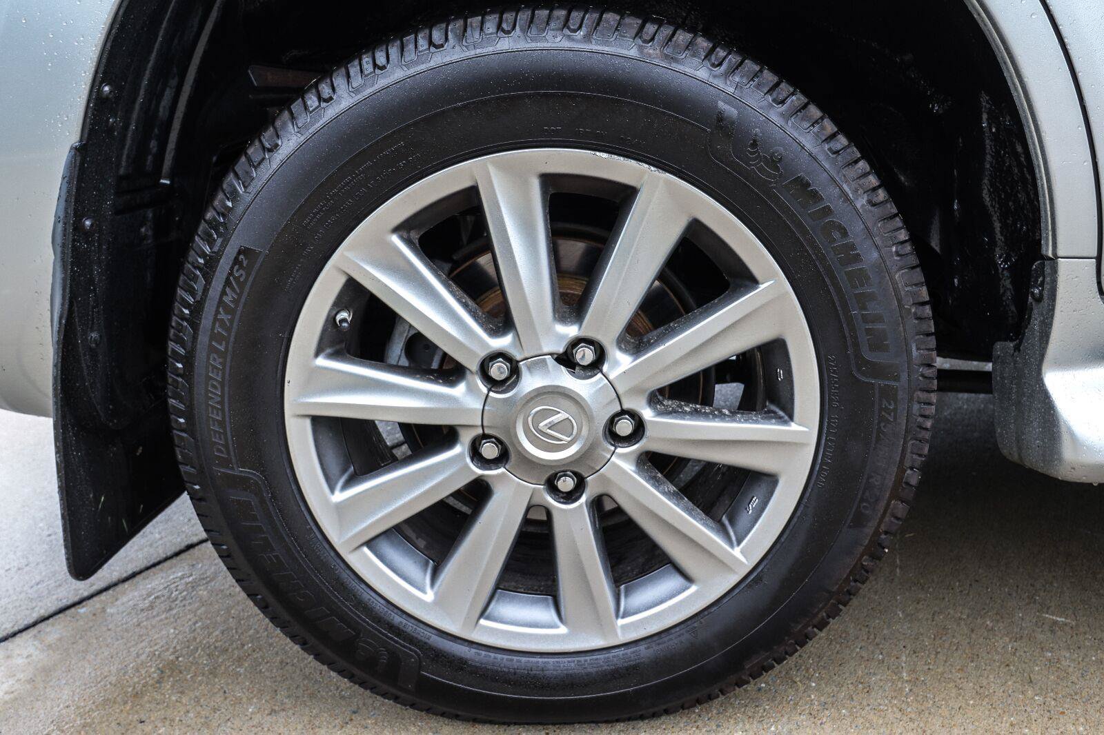 Used 2011 Lexus LX 570 4WD w/ Luxury Pkg image 26