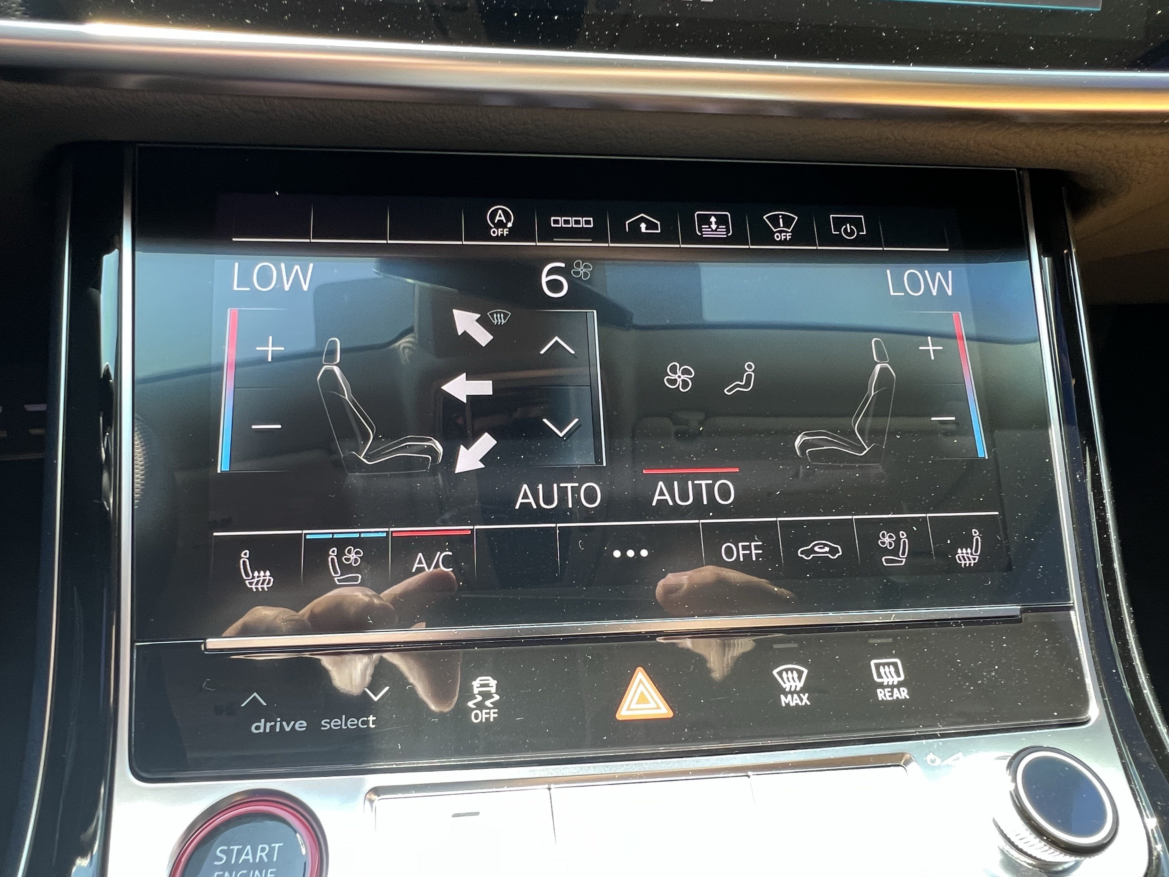Used 2022 Audi S8 w/ S8 Comfort Plus Package AWD/4WD image 30