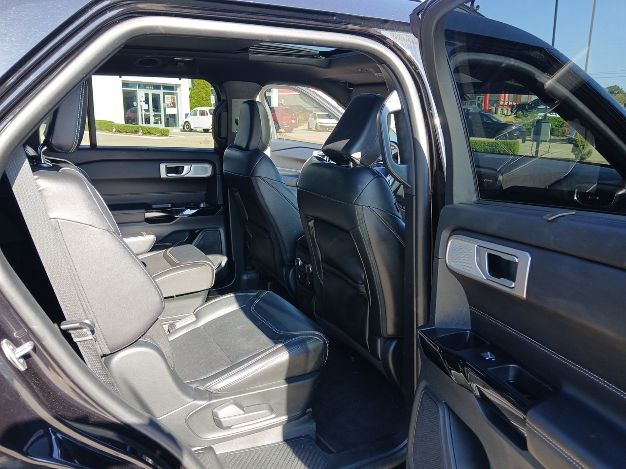 Used 2023 Ford Explorer ST w/ Equipment Group 401A AWD/4WD image 25