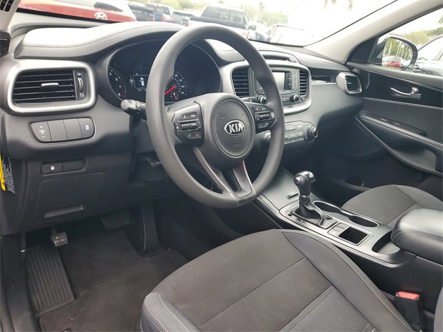Used 2017 Kia Sorento LX image 9