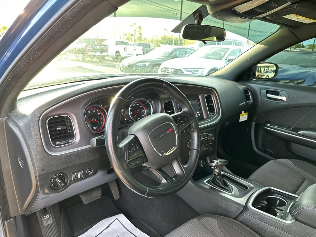 Used 2022 Dodge Charger SXT w/ Driver Convenience Group RWD image 11
