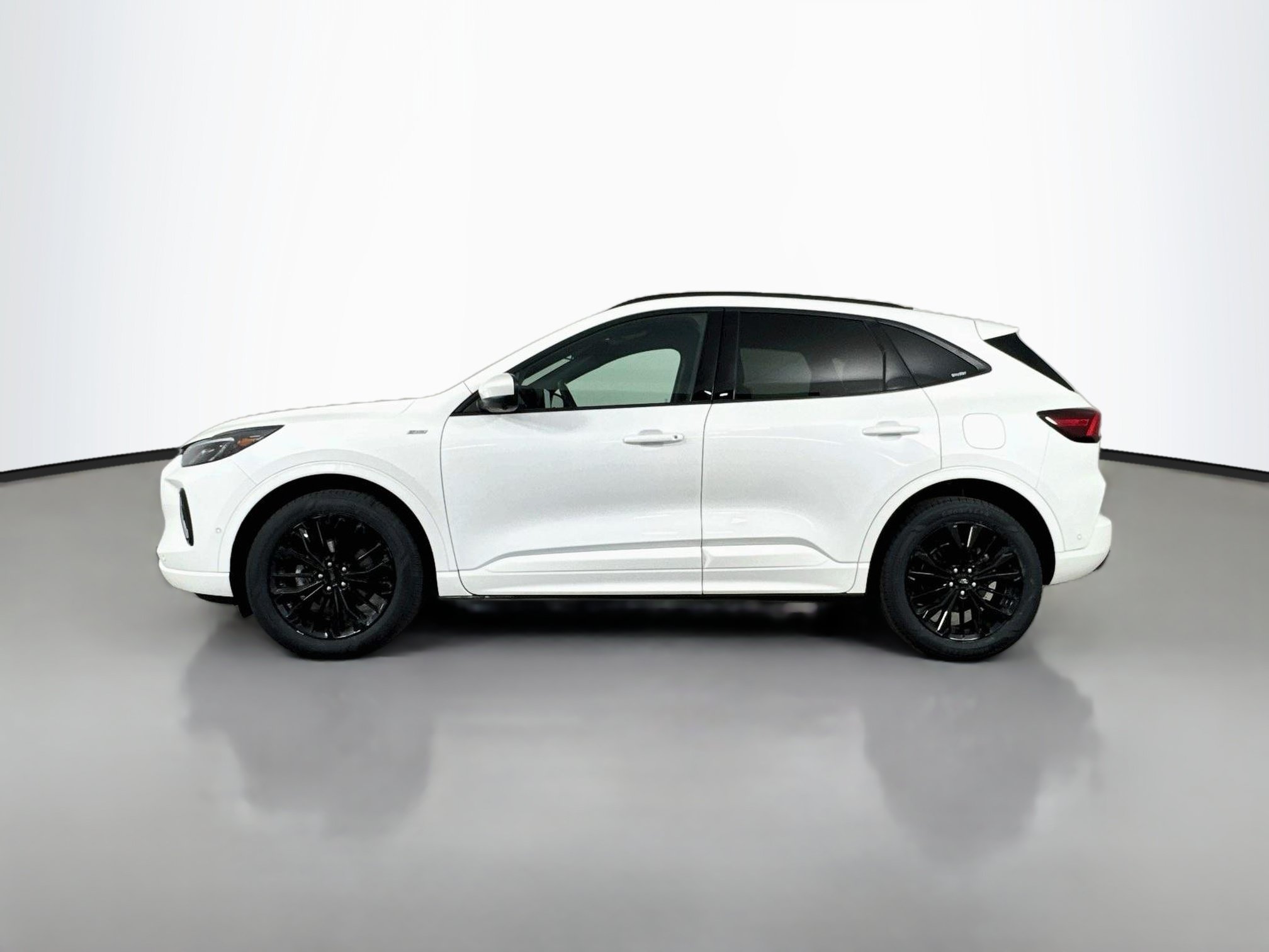 Used 2023 Ford Escape ST-Line Elite w/ Premium Technology Package AWD/4WD image 4