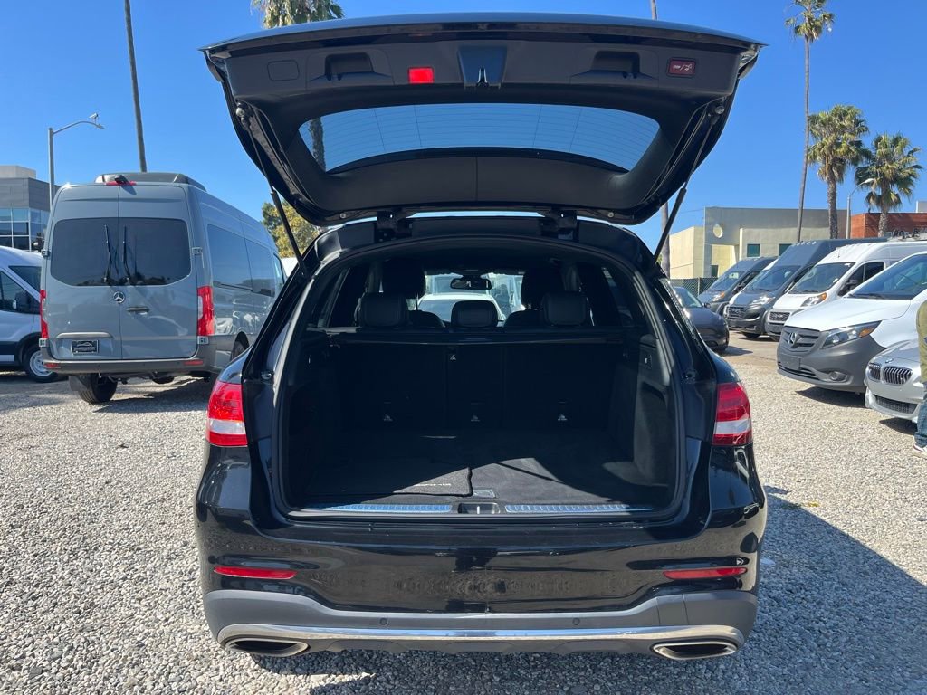 Used 2019 Mercedes-Benz GLC 300 w/ AMG Line image 7