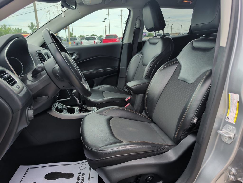 Used 2019 Jeep Compass Latitude w/ Popular Equipment Group AWD/4WD image 8
