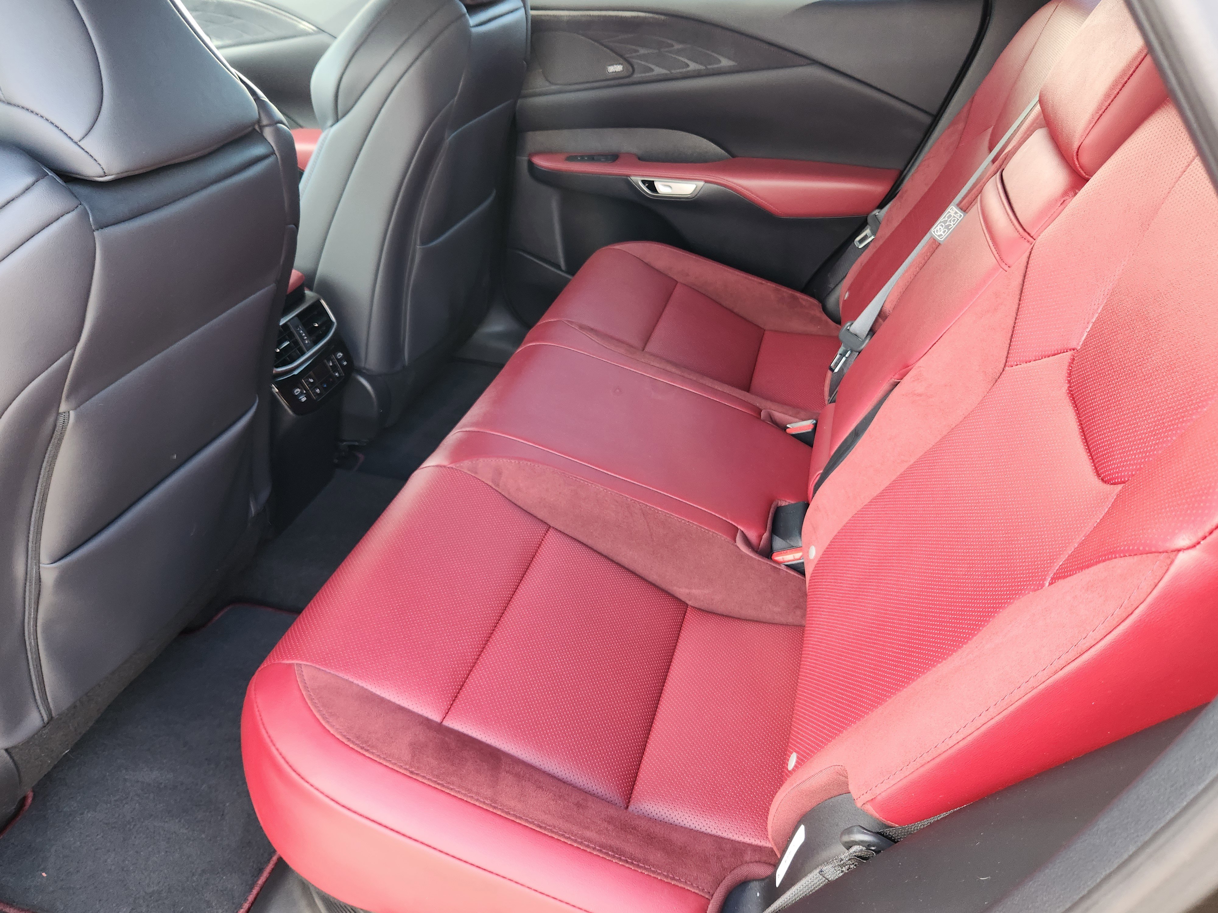 Used 2024 Lexus RX 500h F Sport w/ Convenience Package image 32