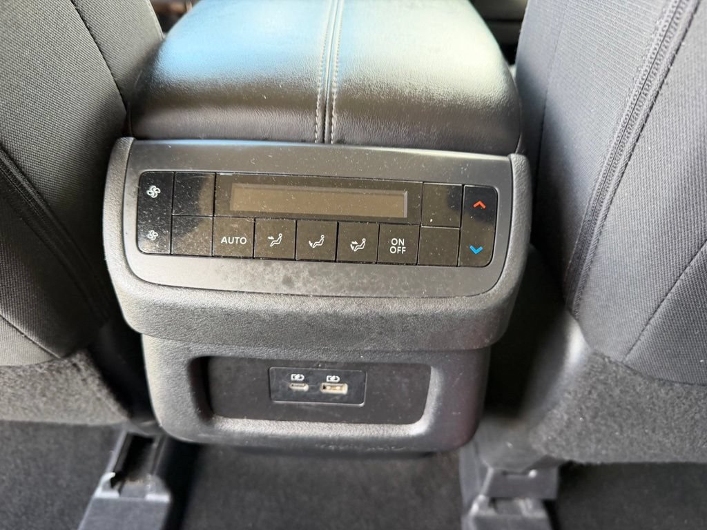 Used 2025 Nissan Pathfinder SV FWD image 24