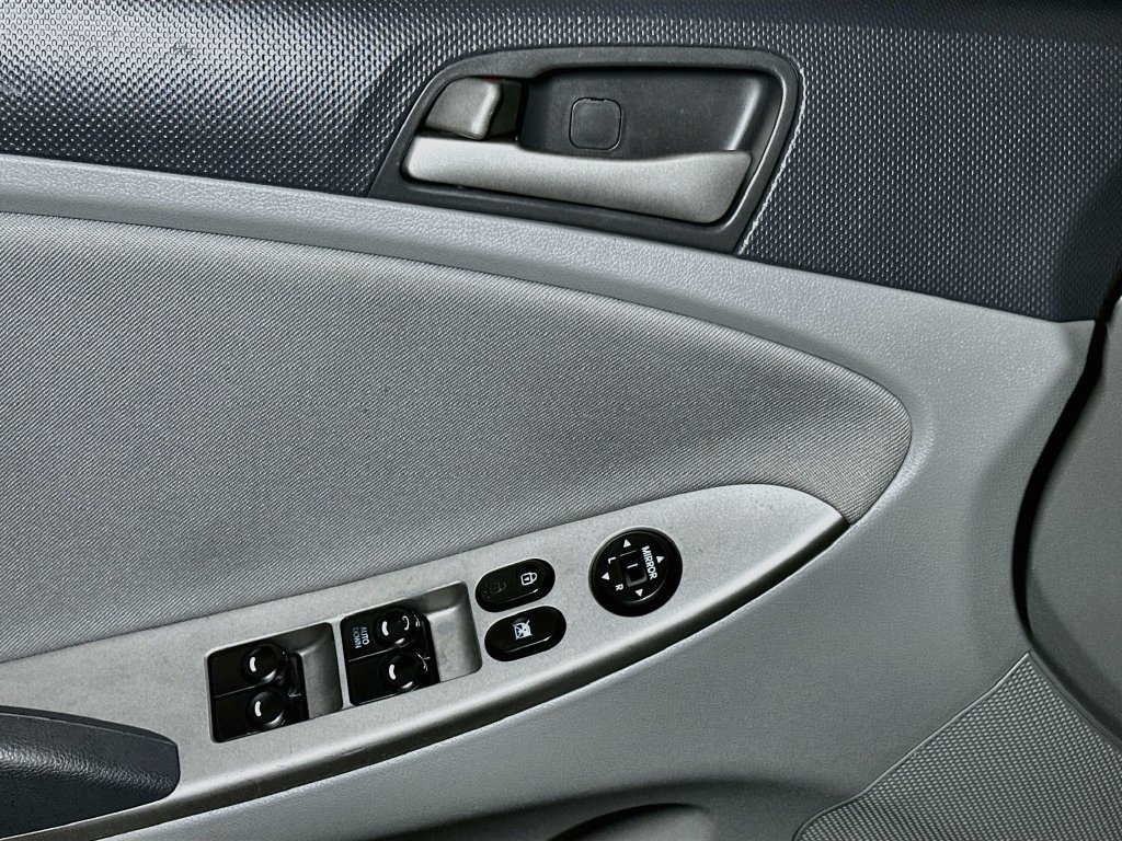 Used 2017 Hyundai Accent SE FWD image 15