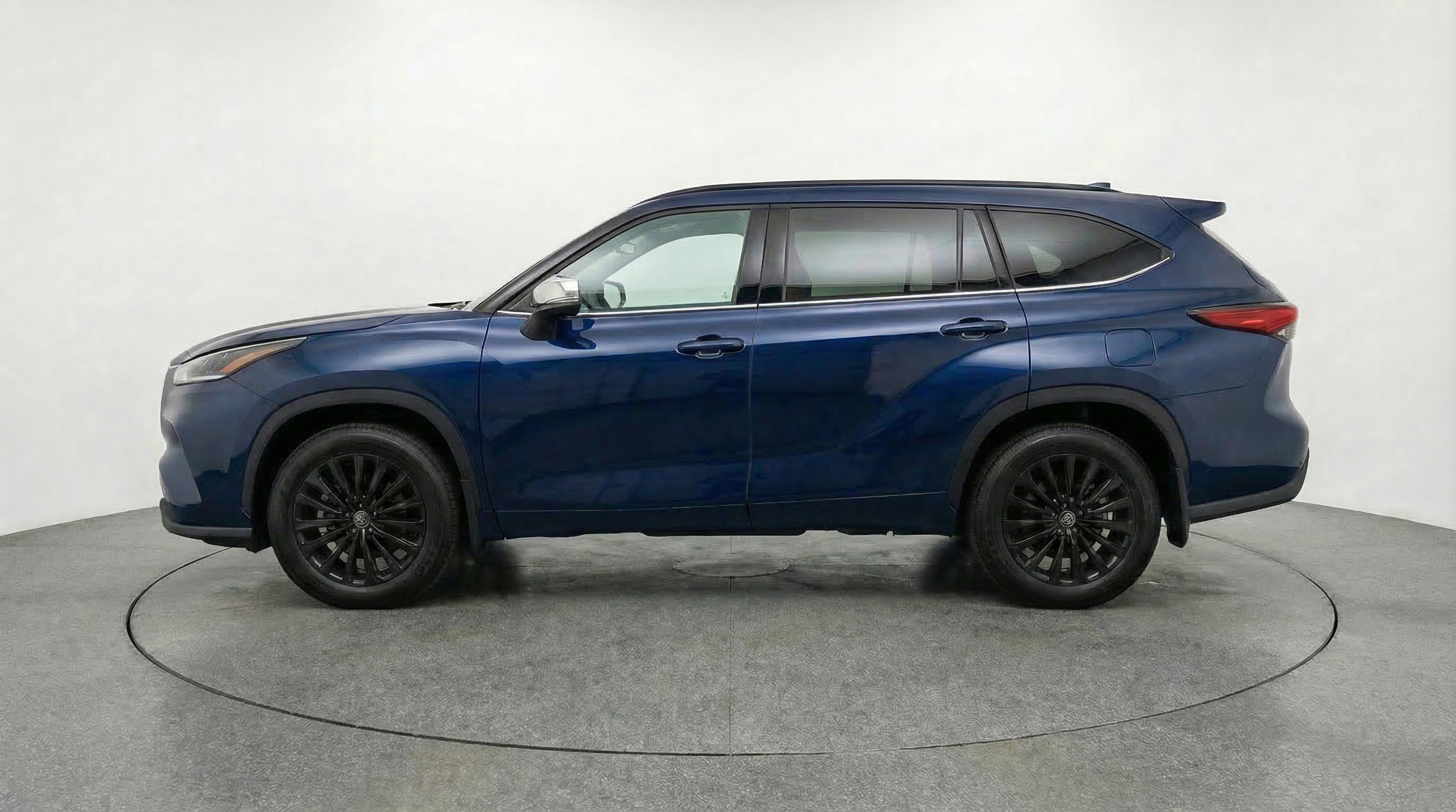 Used 2025 Toyota Highlander XSE image 5