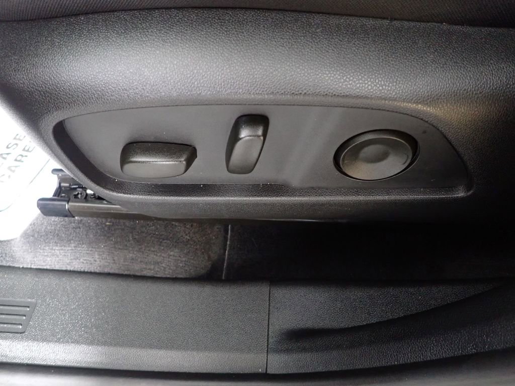 Used 2025 Chevrolet Equinox LT w/ Convenience Package II image 23