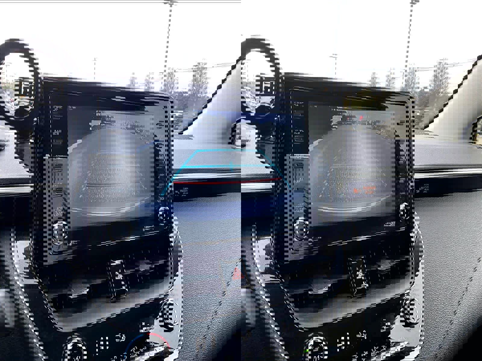 Used 2022 Toyota Corolla LE image 19