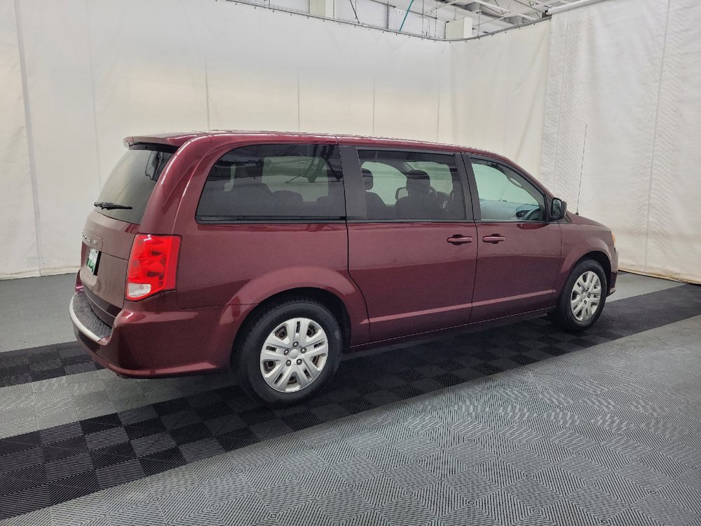 Used 2018 Dodge Grand Caravan SE FWD image 10