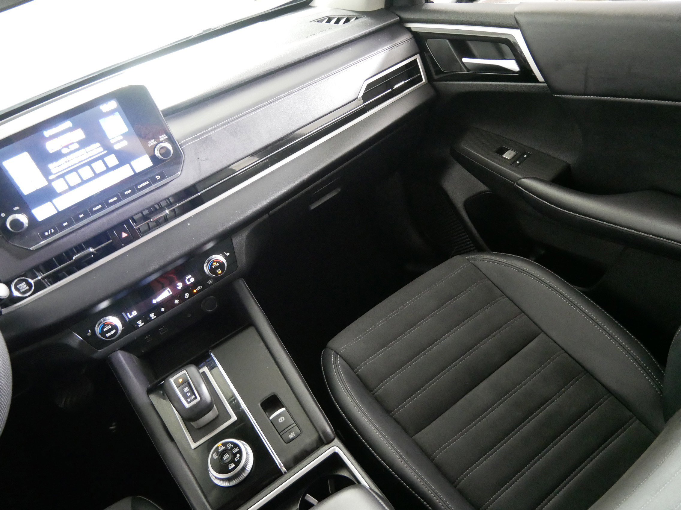 Used 2024 Mitsubishi Outlander SE AWD/4WD image 11