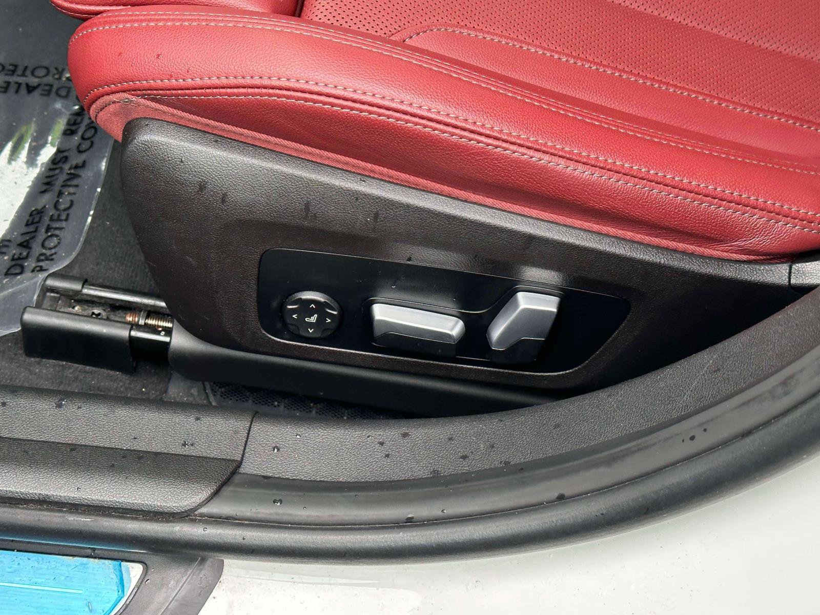 Used 2023 BMW 330i xDrive Sedan w/ Premium Package image 19