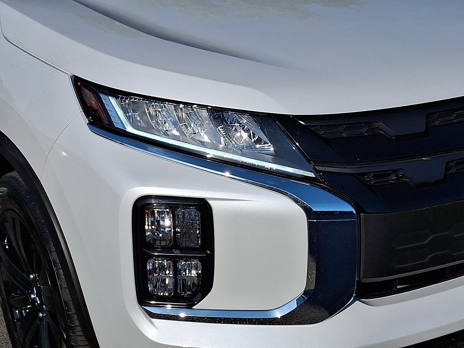 Used 2025 Mitsubishi Outlander Sport LE AWD/4WD image 9