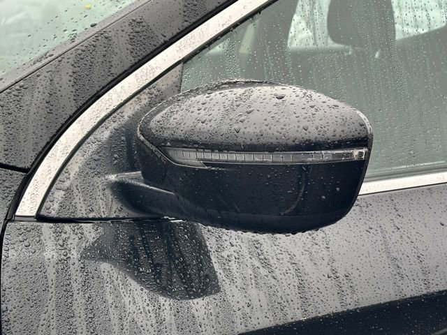 Used 2018 Nissan Rogue Sport SV AWD/4WD image 10