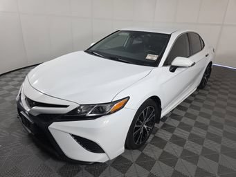 Used 2020 Toyota Camry SE w/ Convenience Package FWD image 1