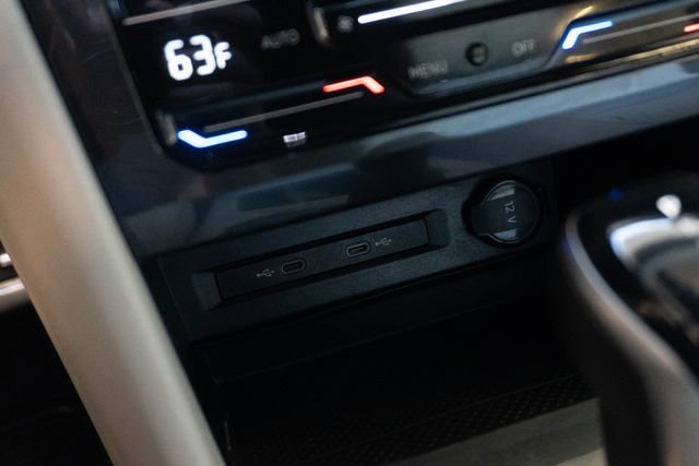 Used 2022 Volkswagen Tiguan SE R-Line image 27