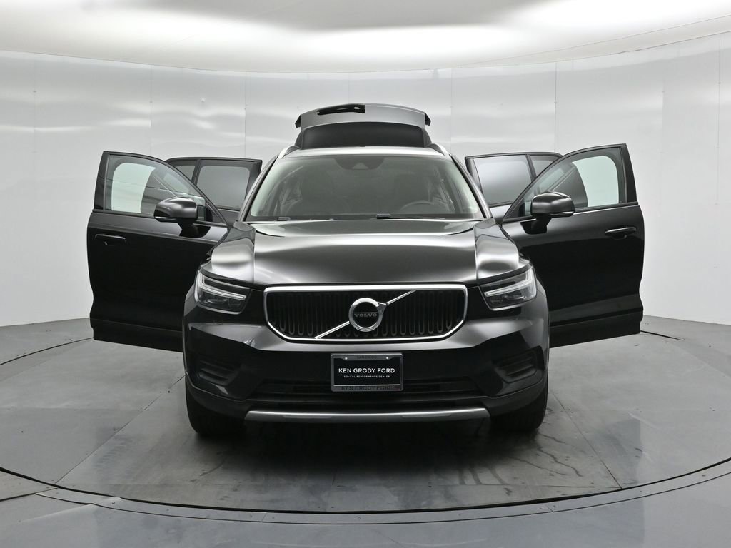 Used 2022 Volvo XC40 T5 Momentum AWD/4WD image 29