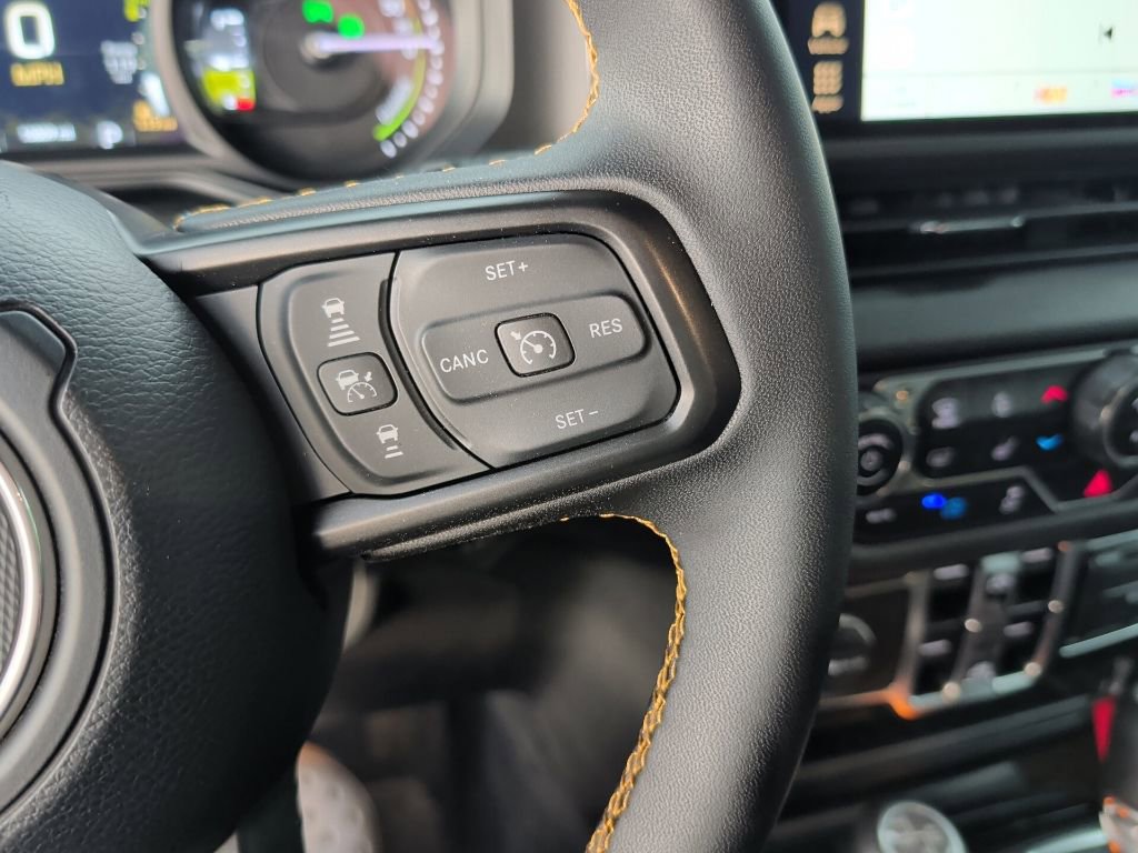 Used 2024 Jeep Wrangler Unlimited w/ Convenience Group AWD/4WD image 24