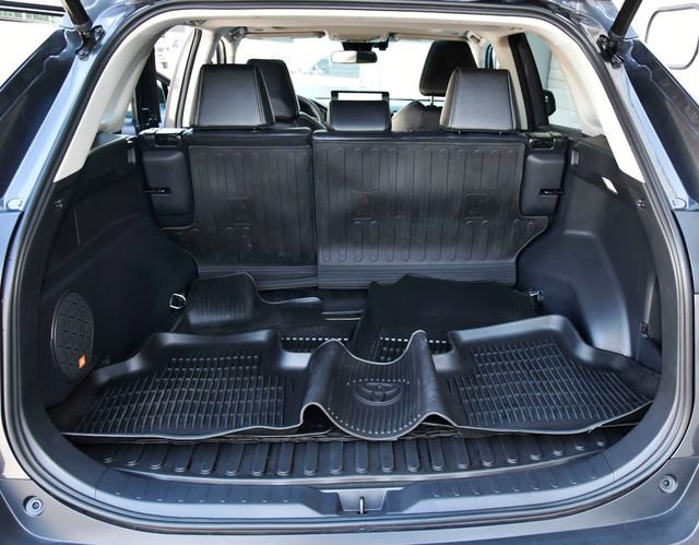 Certified 2023 Toyota RAV4 XLE Premium AWD/4WD image 32