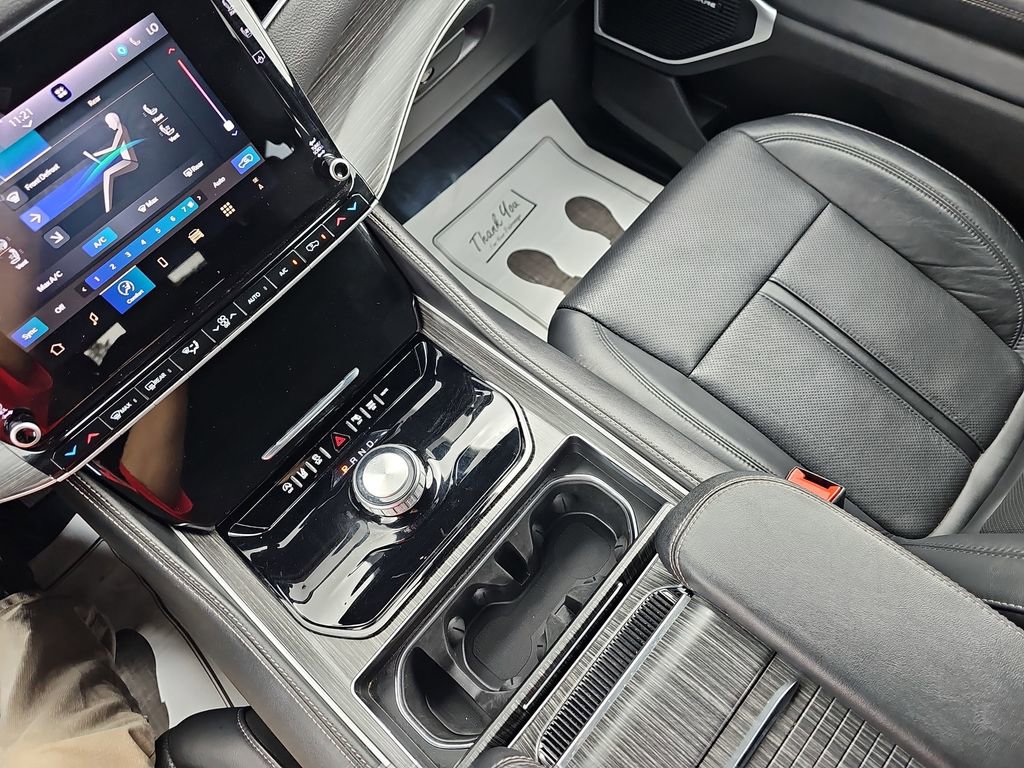 Used 2024 Jeep Wagoneer Series II w/ Flexible Seating Group image 30