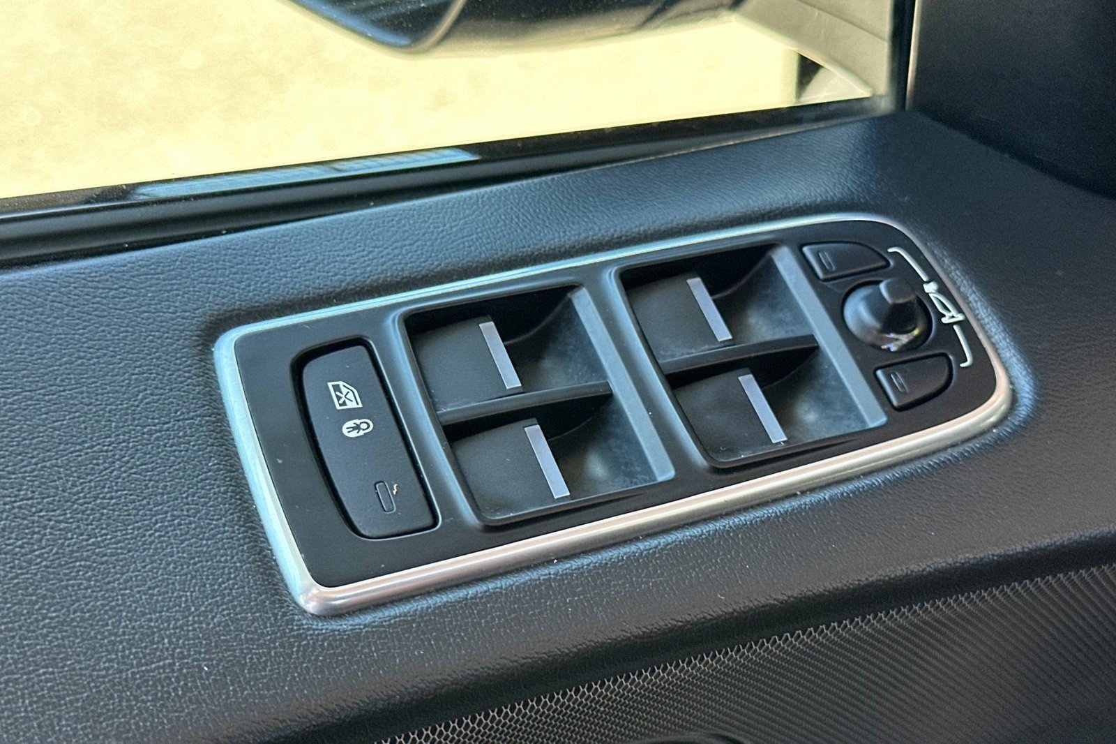 Used 2017 Jaguar F-PACE S AWD/4WD image 14